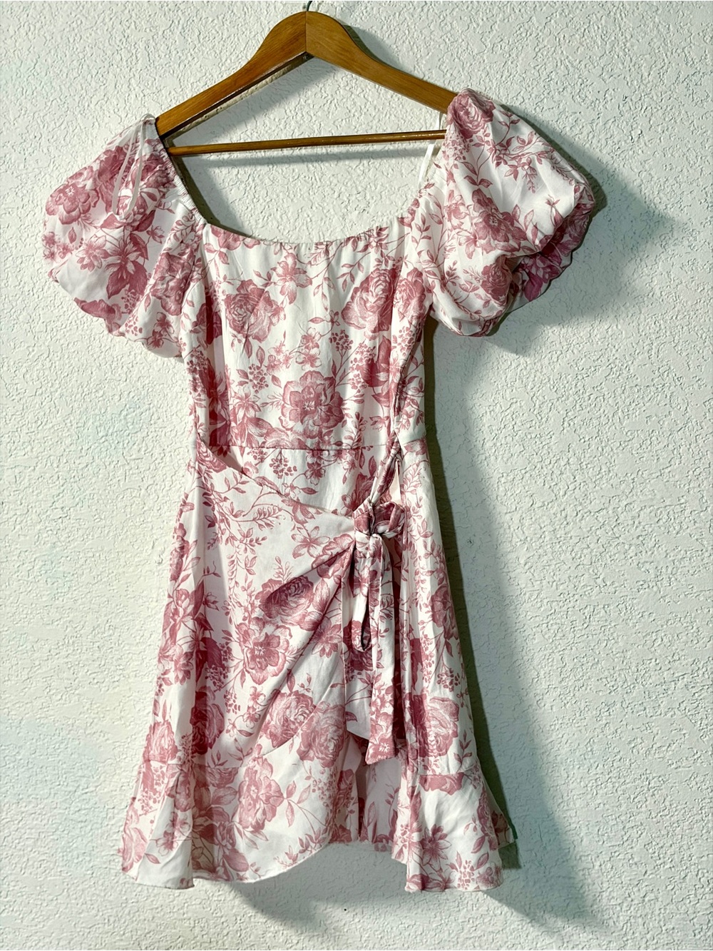Trixxi Romantic White Mini DressPink Floral toile print puff sleeve front tie